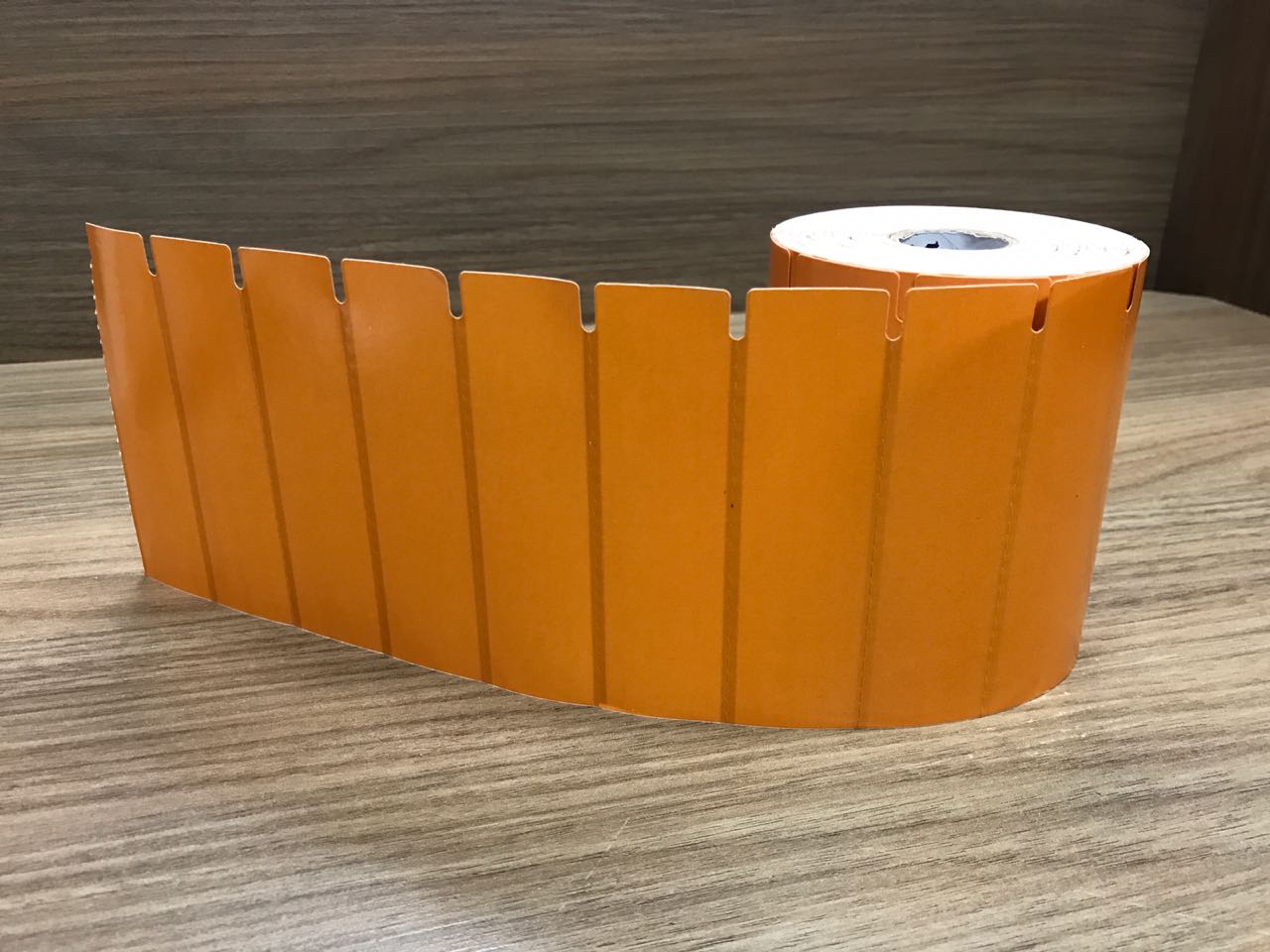 ETIQUETA 100X30/1 GONDOLA ADESIVA LARANJA/COM TARJA-32MTS