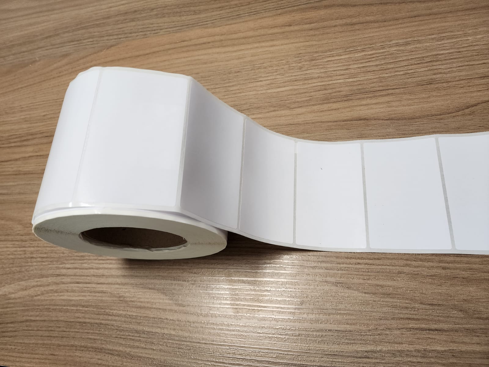 ETIQUETA 100X60/1 COUCHE ADESIVA/SERRILHADA-80MTS