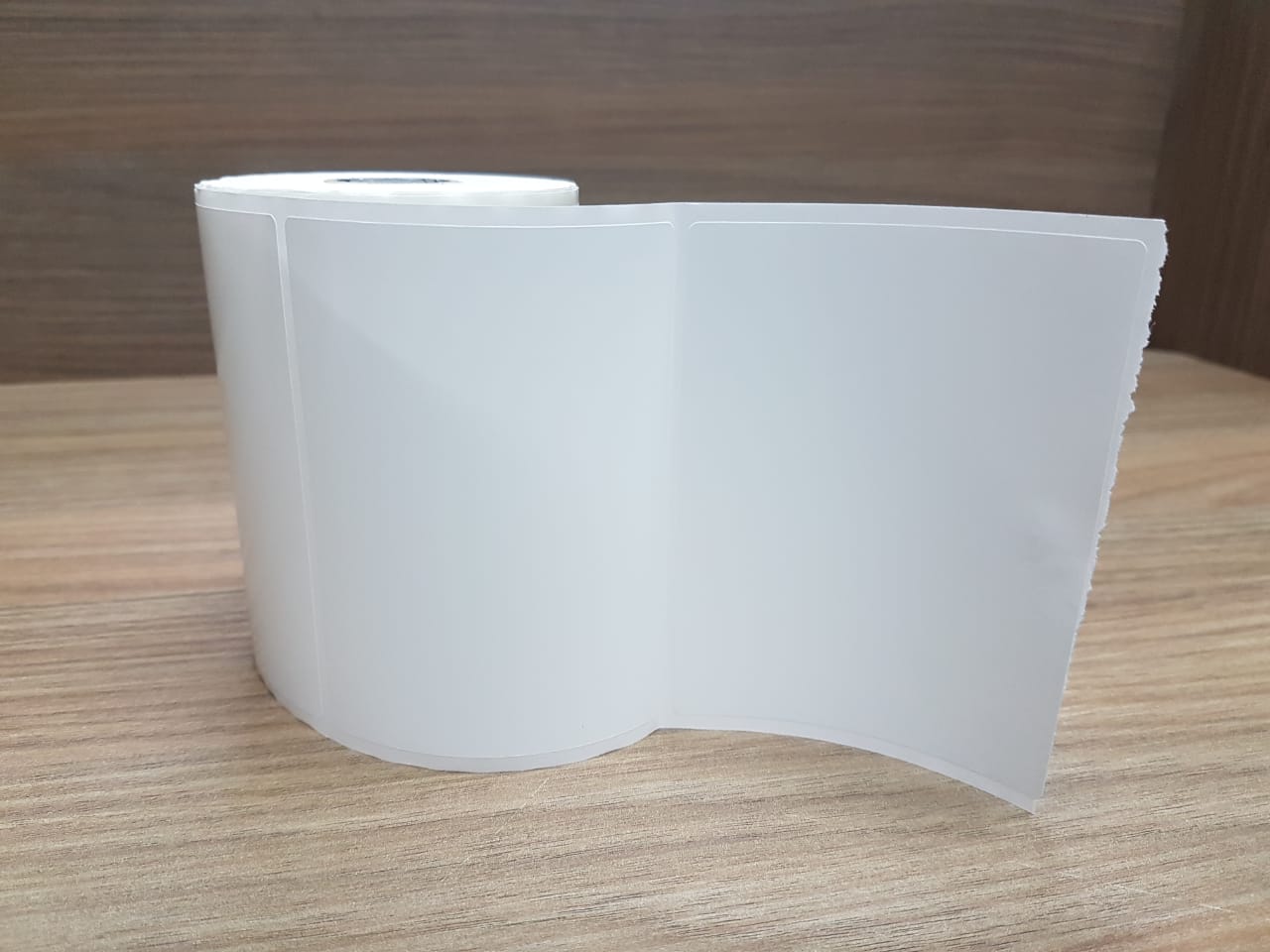 ETIQUETA 102X76 / 1 COUCHE ADESIVA/BRANCA-32MTS