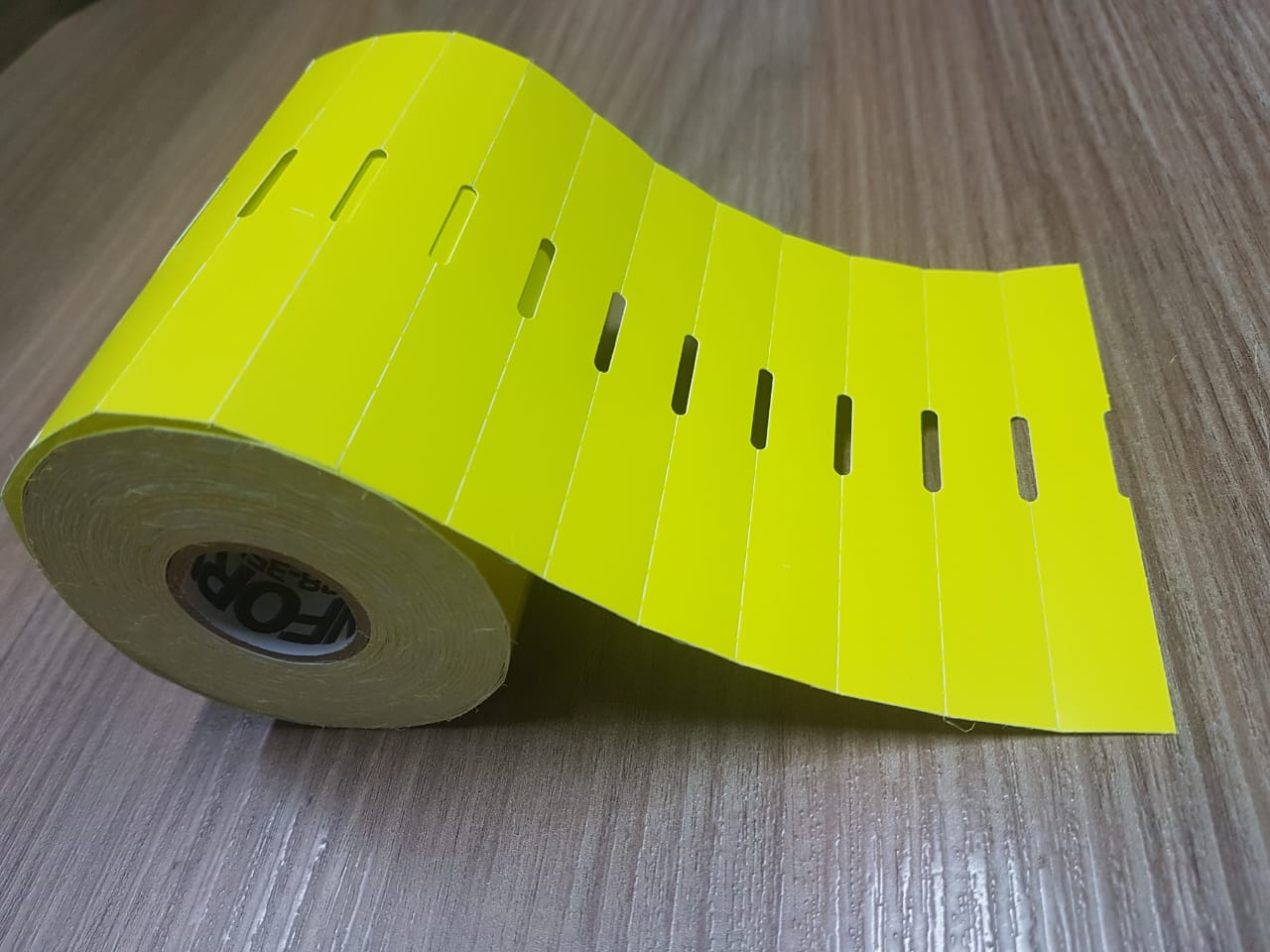 ETIQUETA 104X15/1 PROMON.22/GAP CENTRAL/AMARELA Yellow C-15MTS