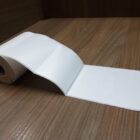 ETIQUETA 108X150/1 BOPP PEROLADO/SEM MEIO CORTE/SERRILHADA-32MTS
