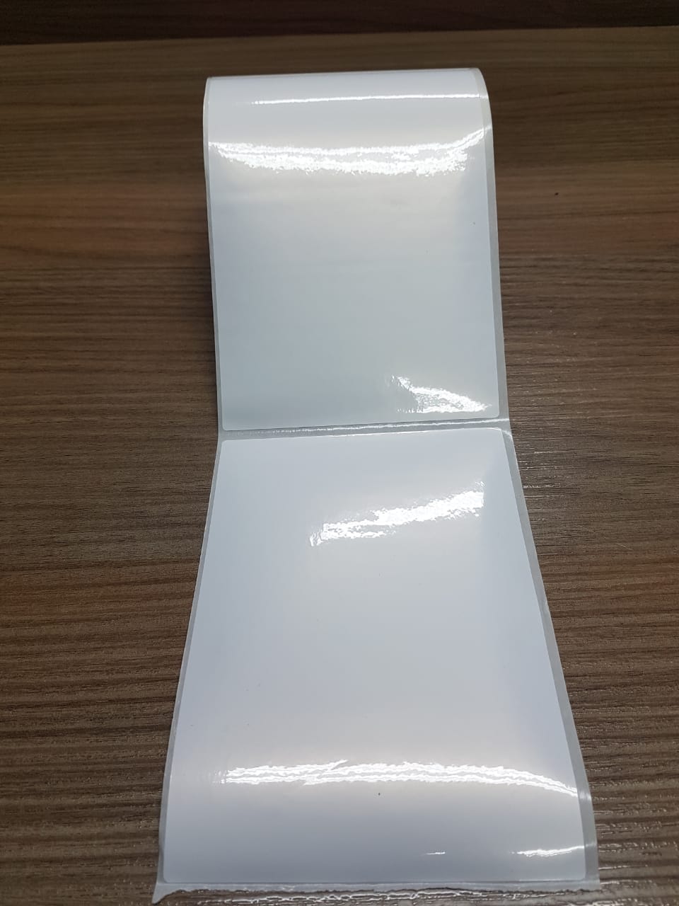 ETIQUETA 108X150/1 BOPP PEROLADO/SEM MEIO CORTE LINER/NAO SERRILHADA-32MTS