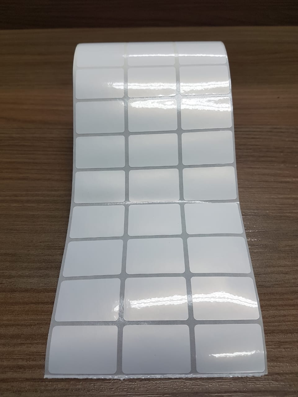 ETIQUETA 33X22/3 BOPP/PEROLADO-32MTS