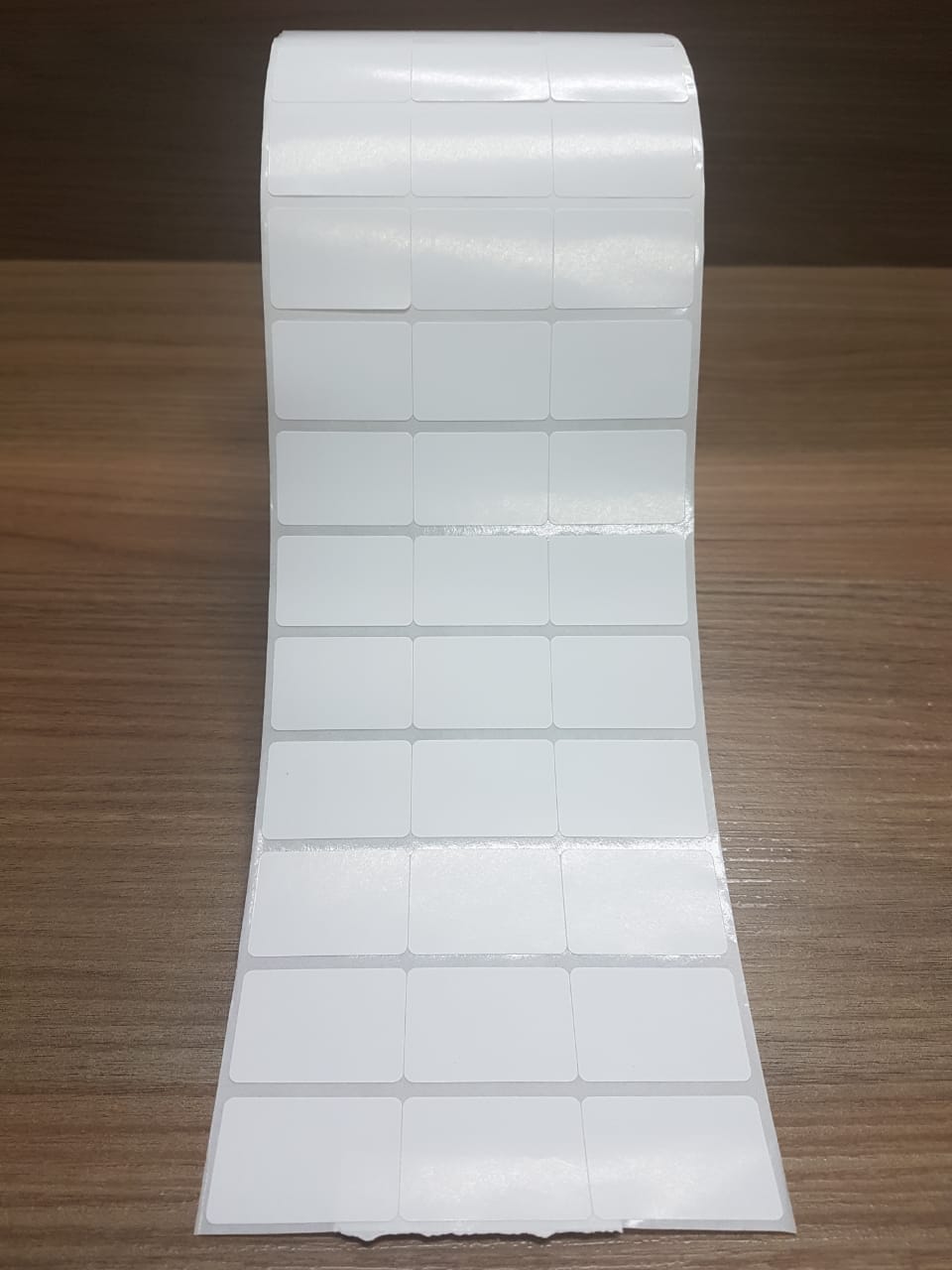 ETIQUETA 34X23/3 COUCHE ADESIVA - 80MTS