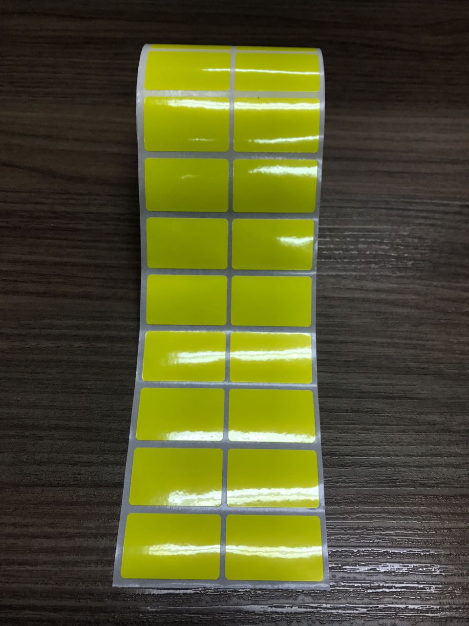 ETIQUETA 40X25/2 BOPP PEROLADO/AMARELA-32MTS