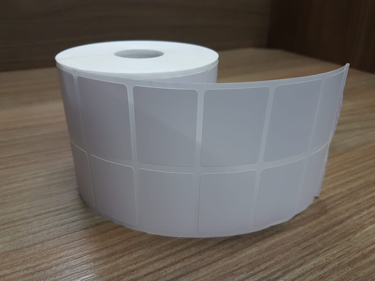 ETIQUETA 40X30/2 COUCHE DUPLO ADESIVO-33MTS