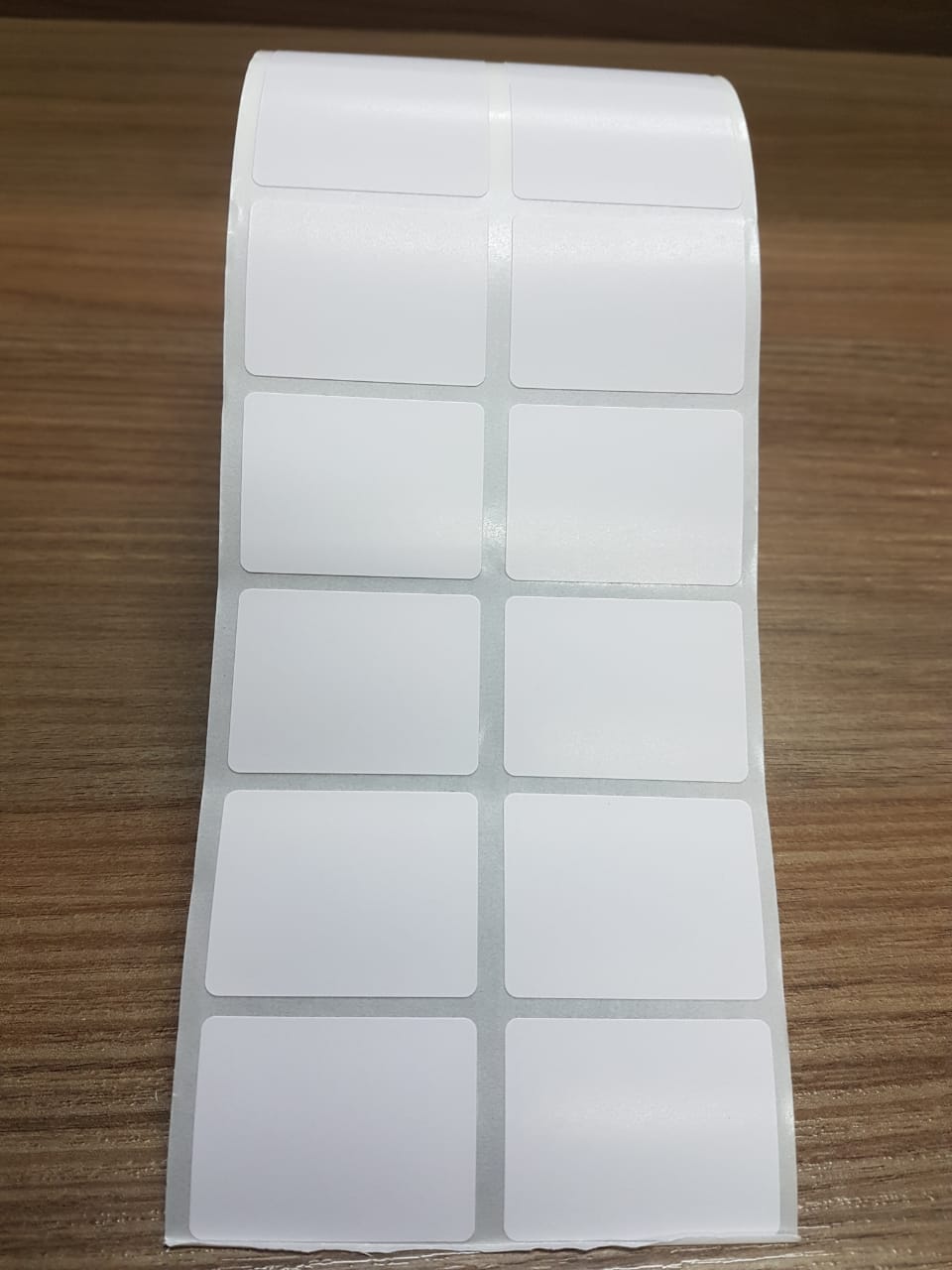ETIQUETA 40X30/2 COUCHE DUPLO ADESIVO-33MTS