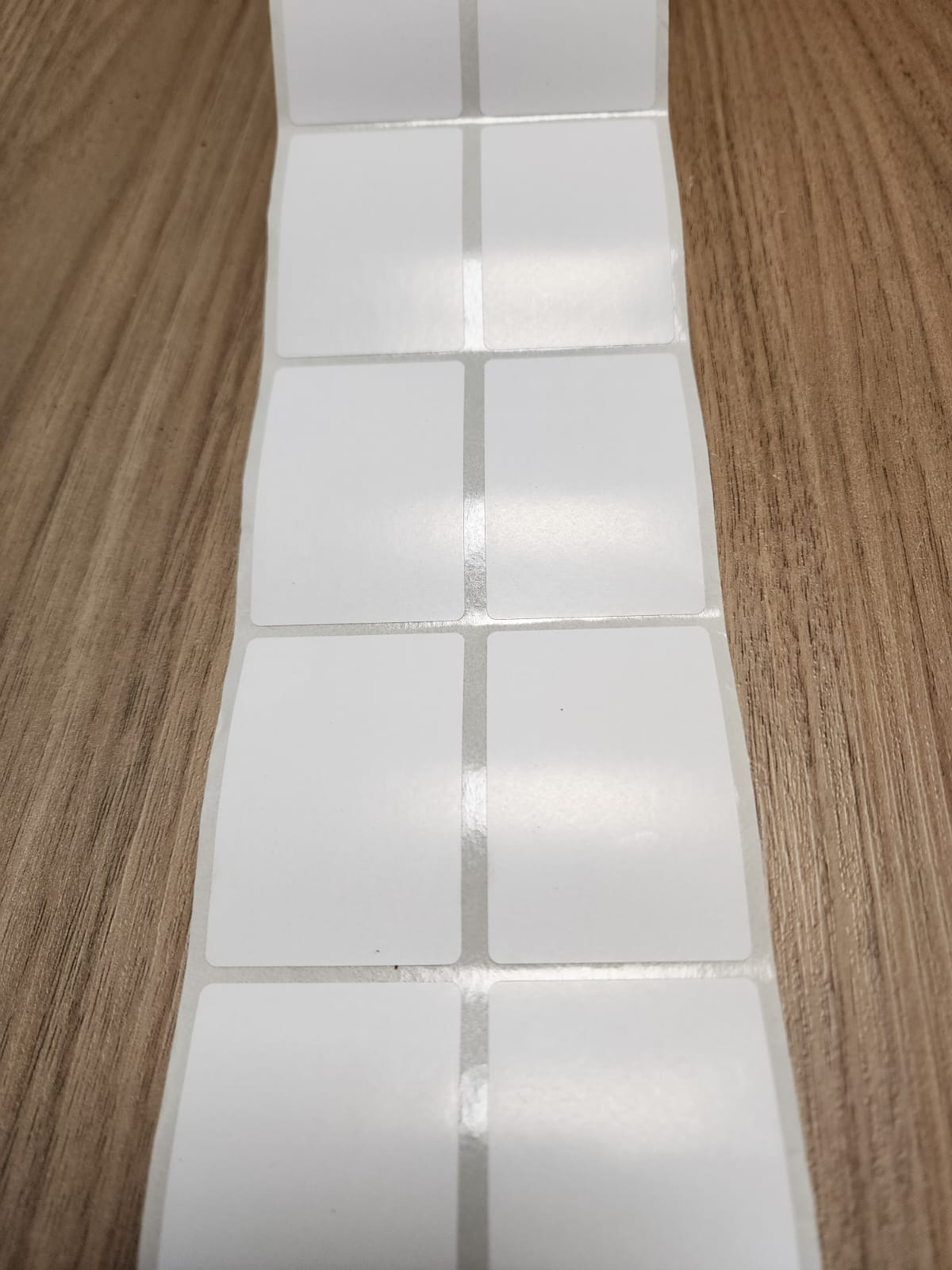 ETIQUETA 40X60/2 COUCHE ADESIVA/RETANGULAR-32MTS