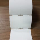 ETIQUETA 40X60/2 TAG/NAO ADESIVA/SERRILHA/C.TARJA/FURO P/BAIXO/18MM-32 MTS