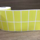 ETIQUETA 50X30/2 COUCHE ADES/AMARELA/RS50-33MTS