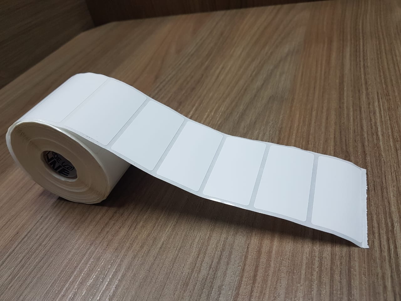 ETIQUETA 60X30/1 COUCHE ADESIVA-33MTS