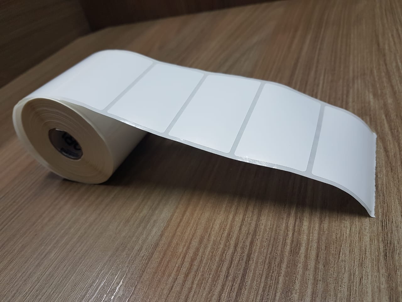 ETIQUETA 70X40/1 BOPP PEROLADO-32MTS