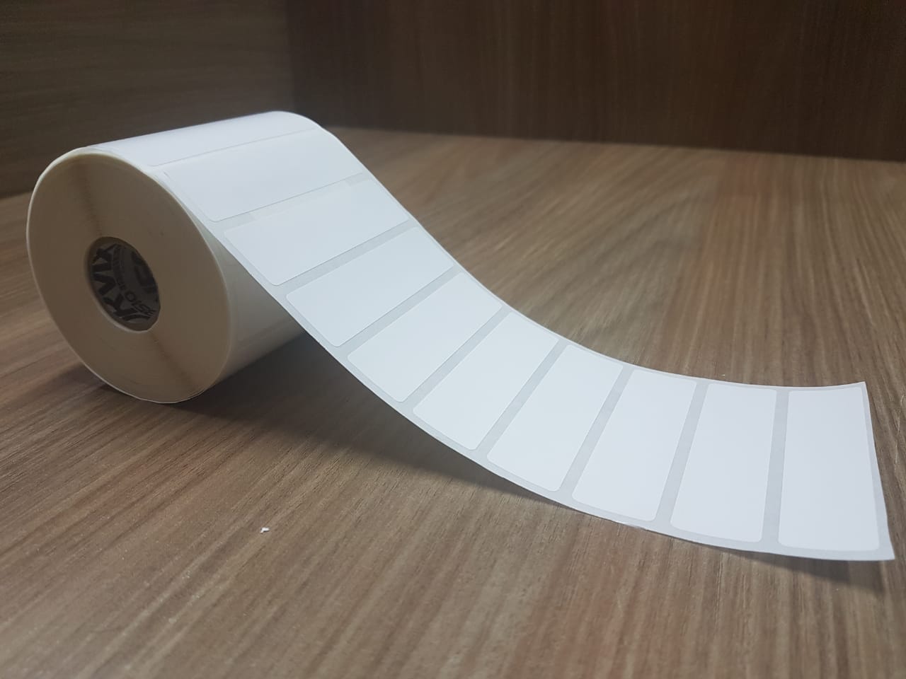 ETIQUETA 80X20/1 COUCHE ADESIVO-32MTS