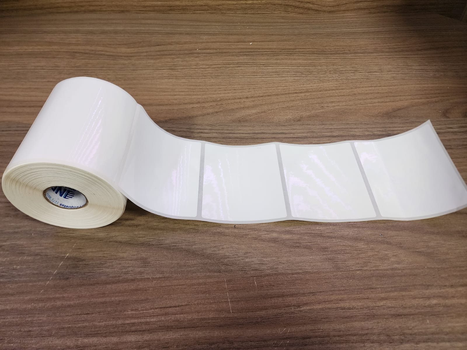 ETIQUETA 85X70/1 BOPP ADESIVA-32MTS