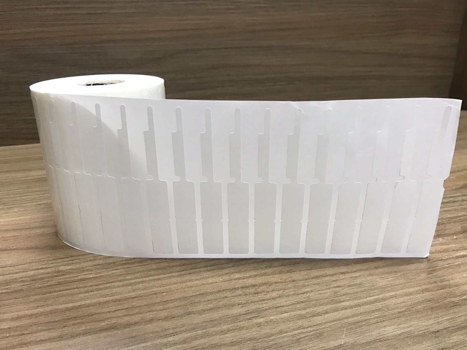 ETIQUETA 90X12/1 BOPP PEROLADO/COM ABA-37,5MTS